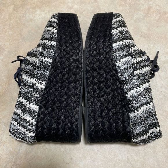 Wedged Shoe - Picture 5 of 7